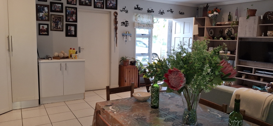 To Let 3 Bedroom Property for Rent in Cambridge Eastern Cape